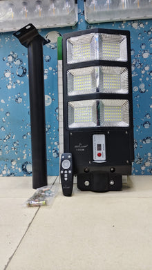 Double-Sided Solar Street Light – 100W / 200W / 300W
